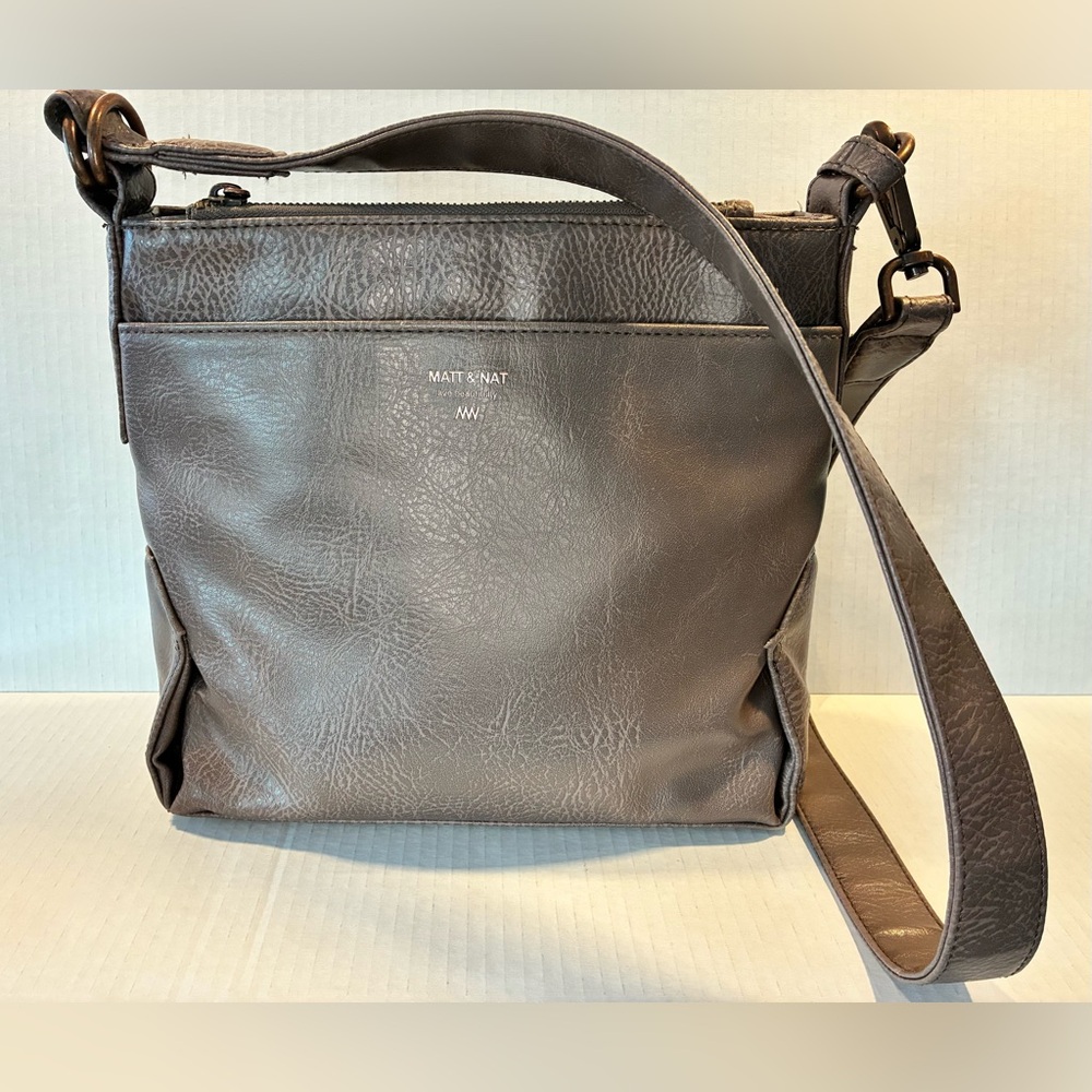 Matt & Nat Crossbody Shoulder bag in Mauve Taupe.